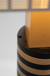 Lampadaire Shogun par Mario Botta pour Artemide, Italie 1980s design postmoderne noir et blanc à abat-jour perforé