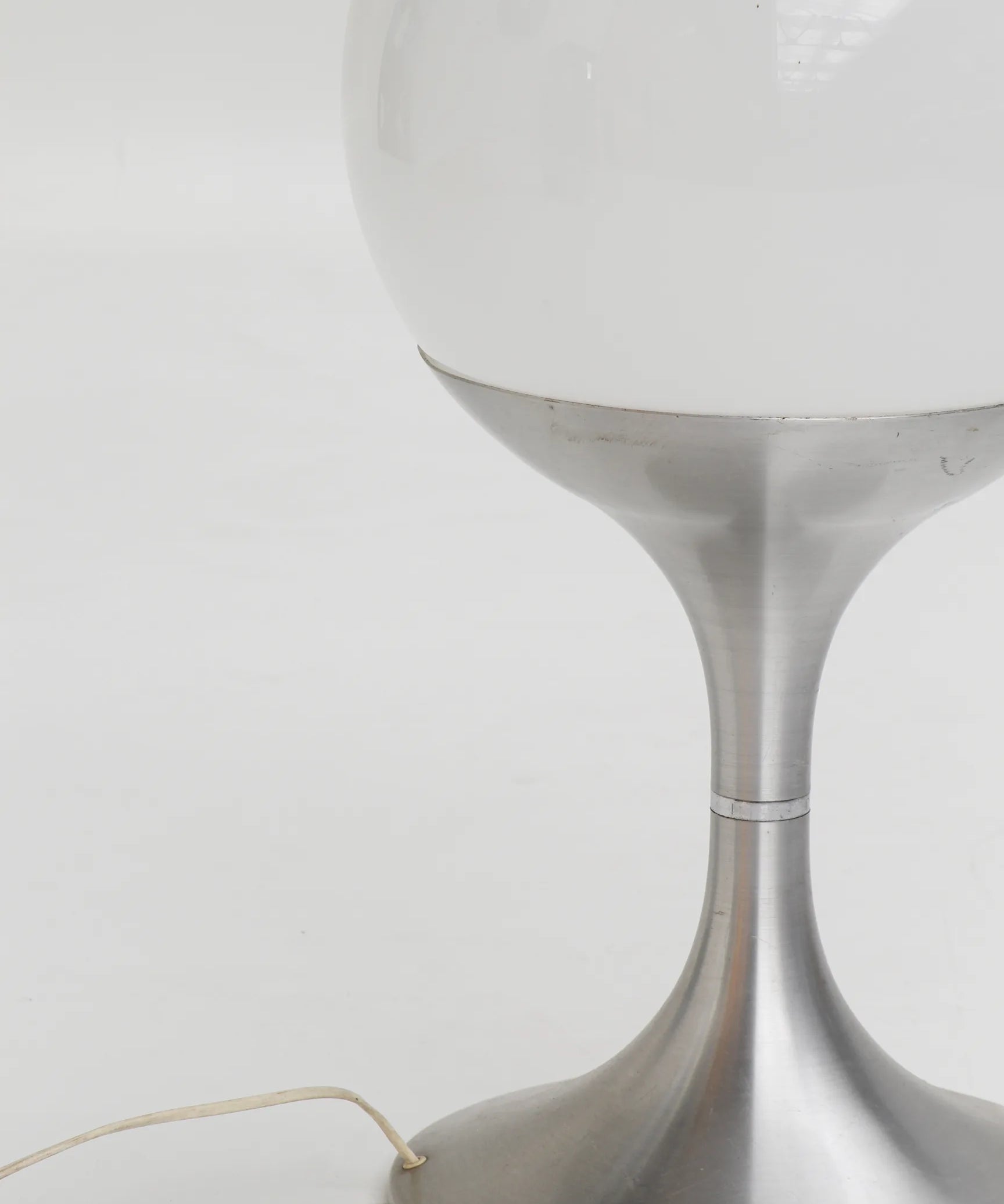 lampe-space-age-aluminium-globe-2.webp
