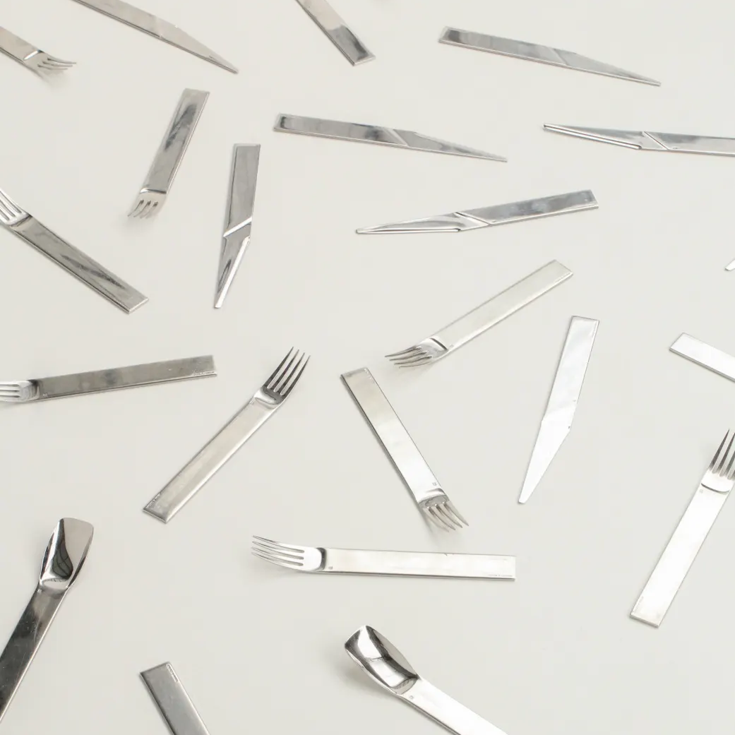 Ménagère Sillage design par Philippe Costard Chabanne, ensemble de couverts inox brossé