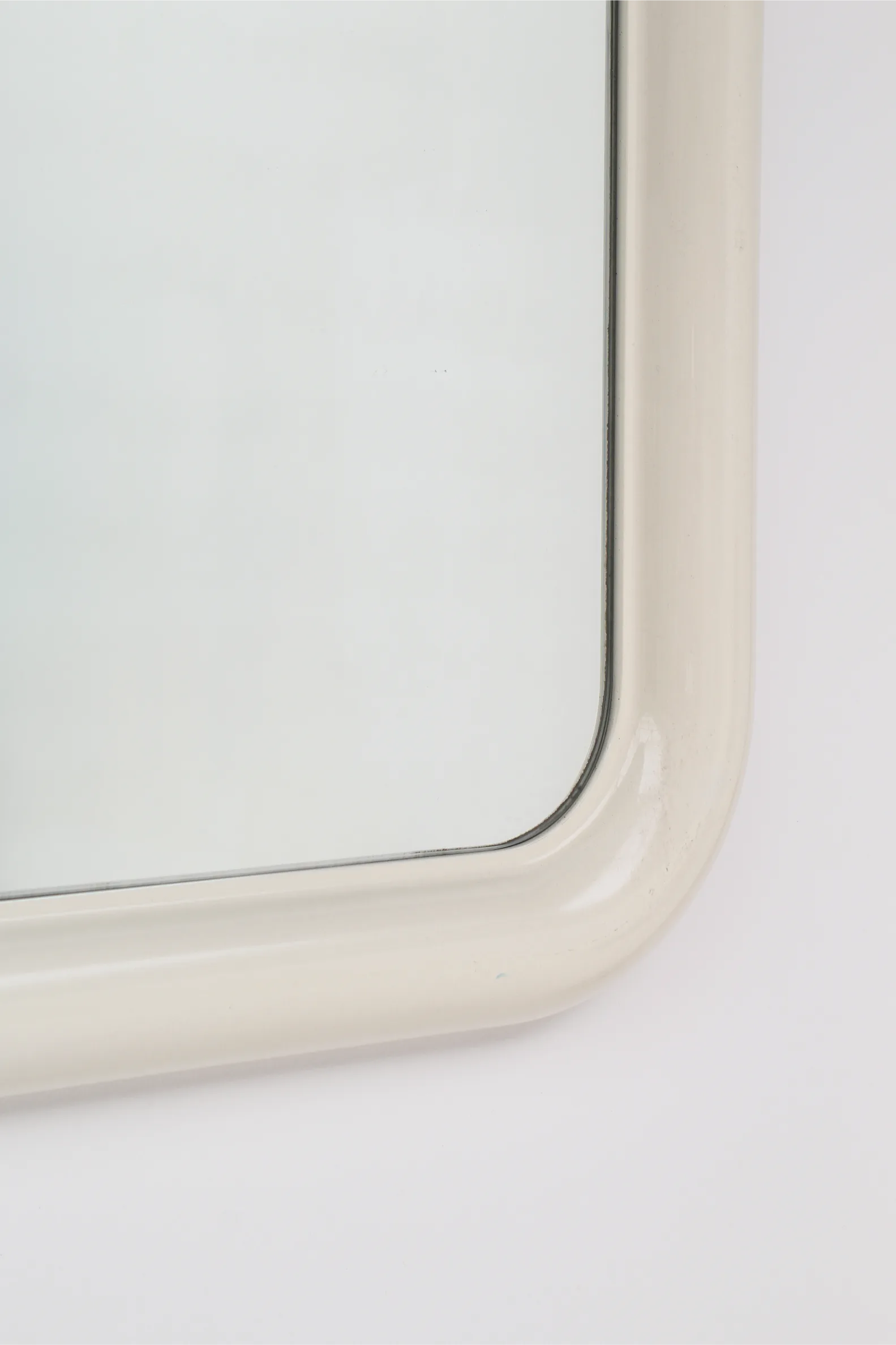 Miroir "Delfo" par Sergio Mazza pour Artémide