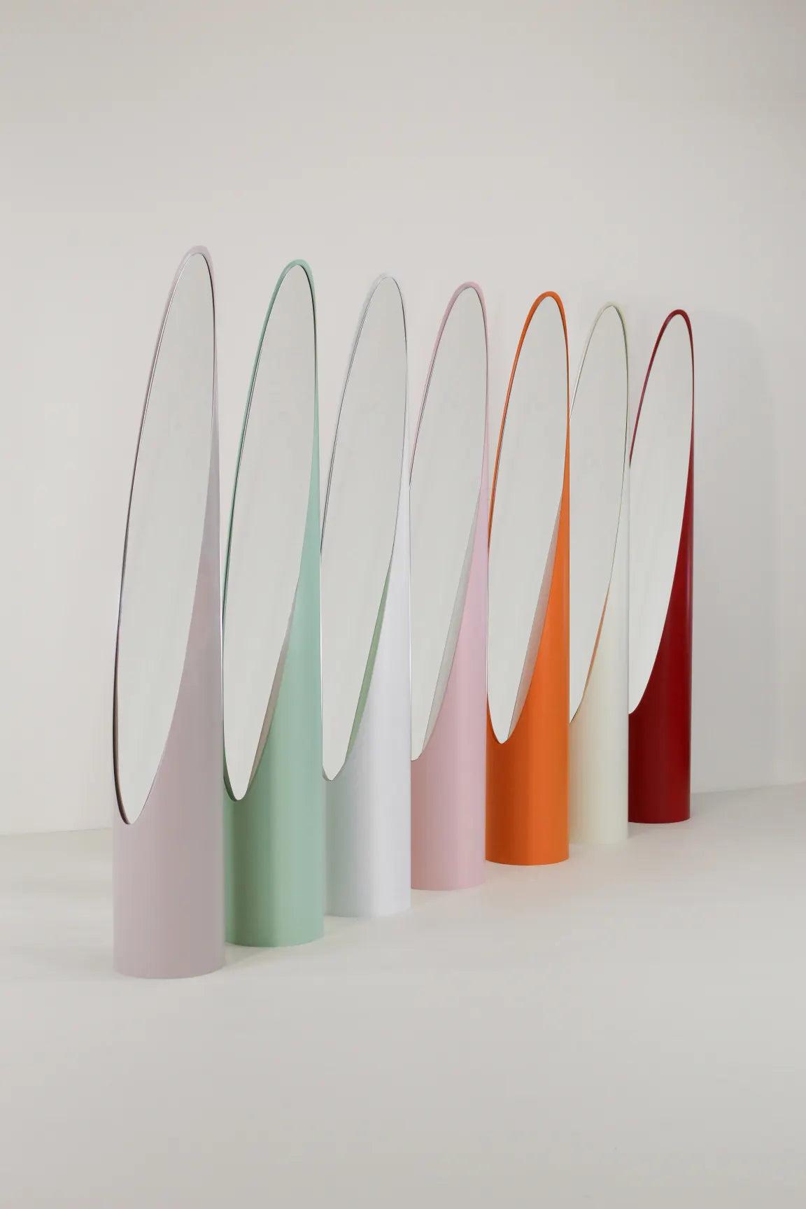 Miroir “Lipstick” par Rodolfo Bonetto