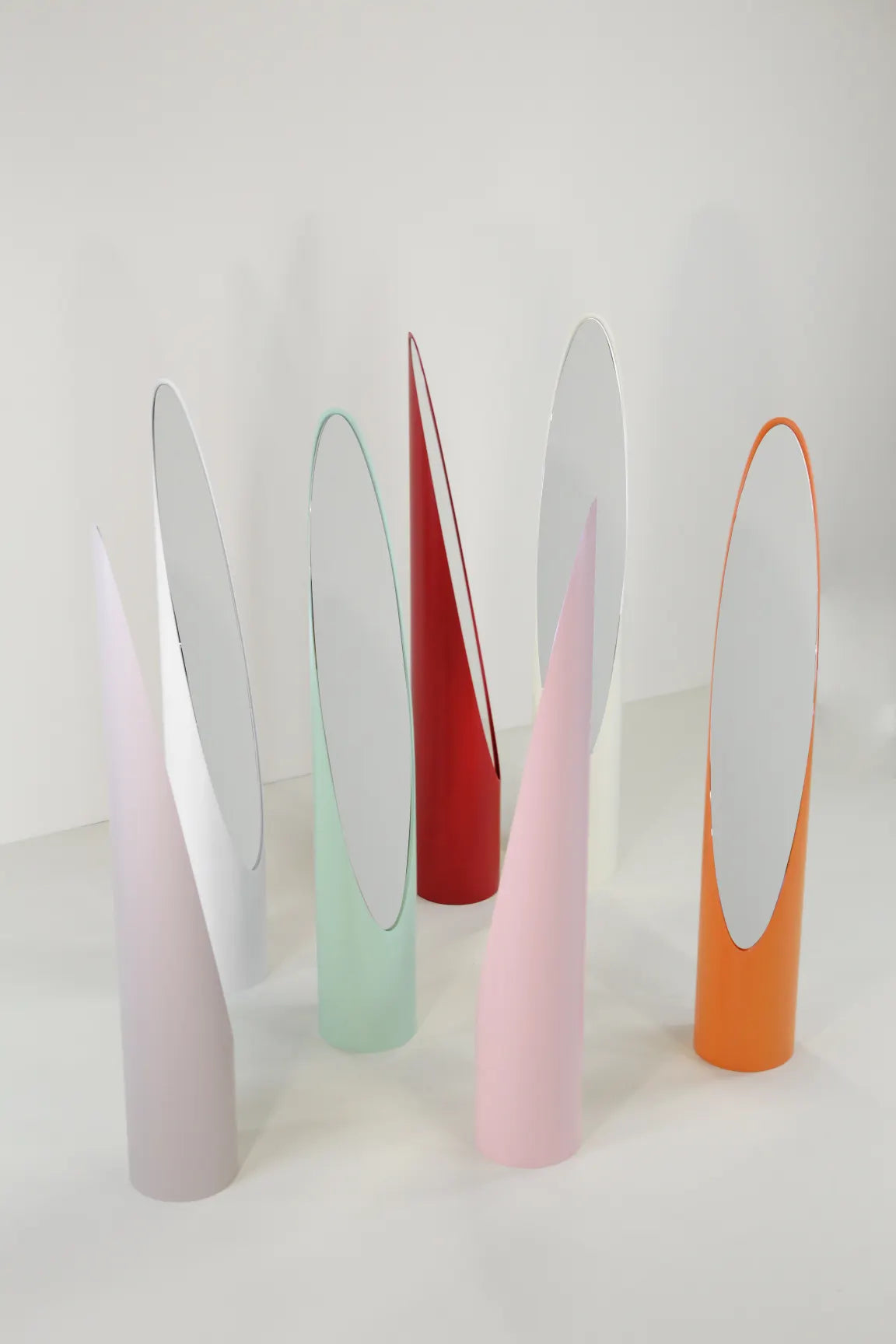 Miroir “Lipstick” par Rodolfo Bonetto