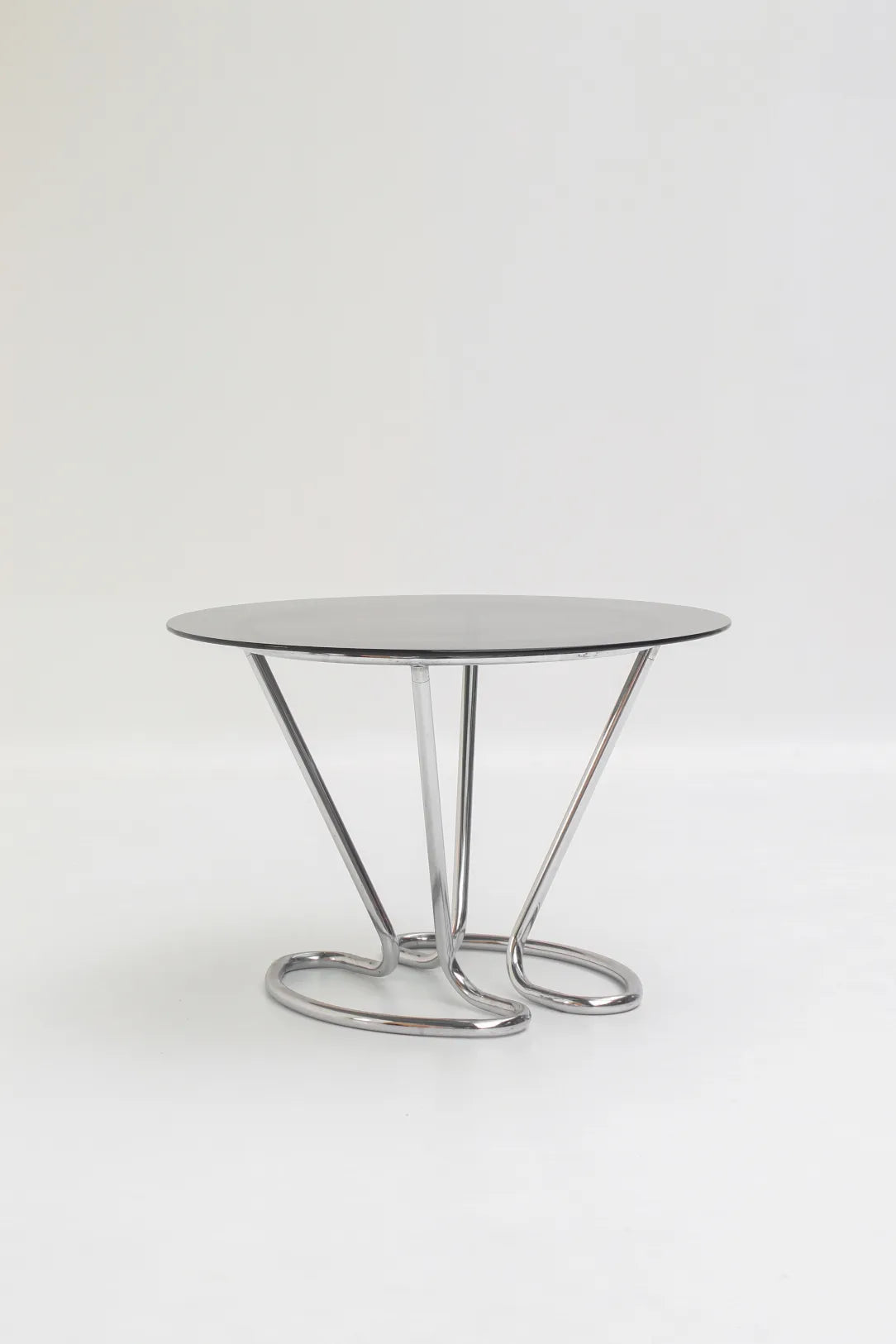 Table à manger chromée avec plateau en verre fumé
