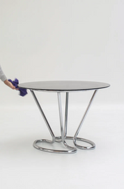 Table à manger chromée avec plateau en verre fumé